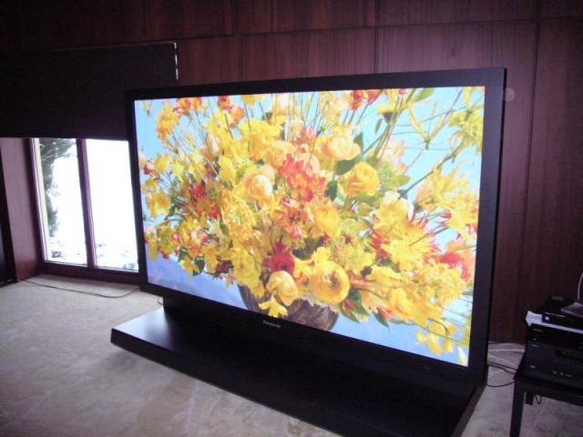 Największy ekran plazmowy na świecie - Panasonic 103 cale !! / prywatna rezydencja